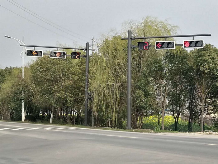 信號(hào)燈桿件